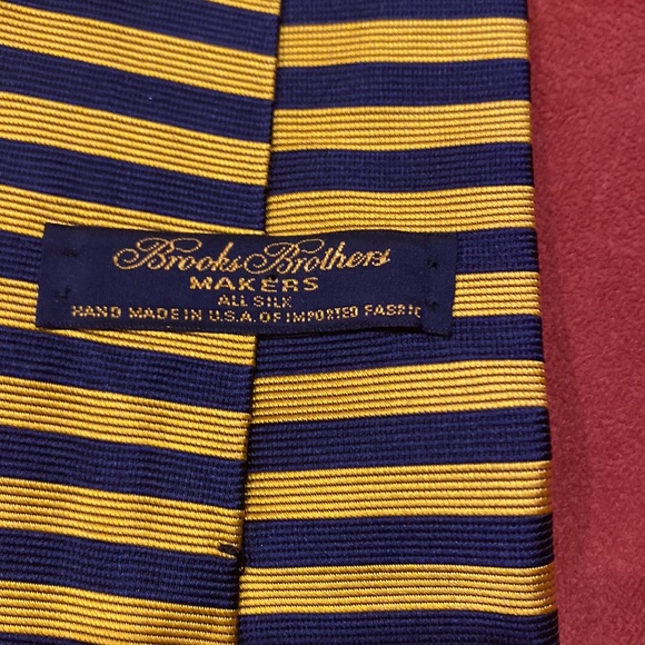 Brook Brothers blue with yellow stripes silk tie - Picture 1 of 6
